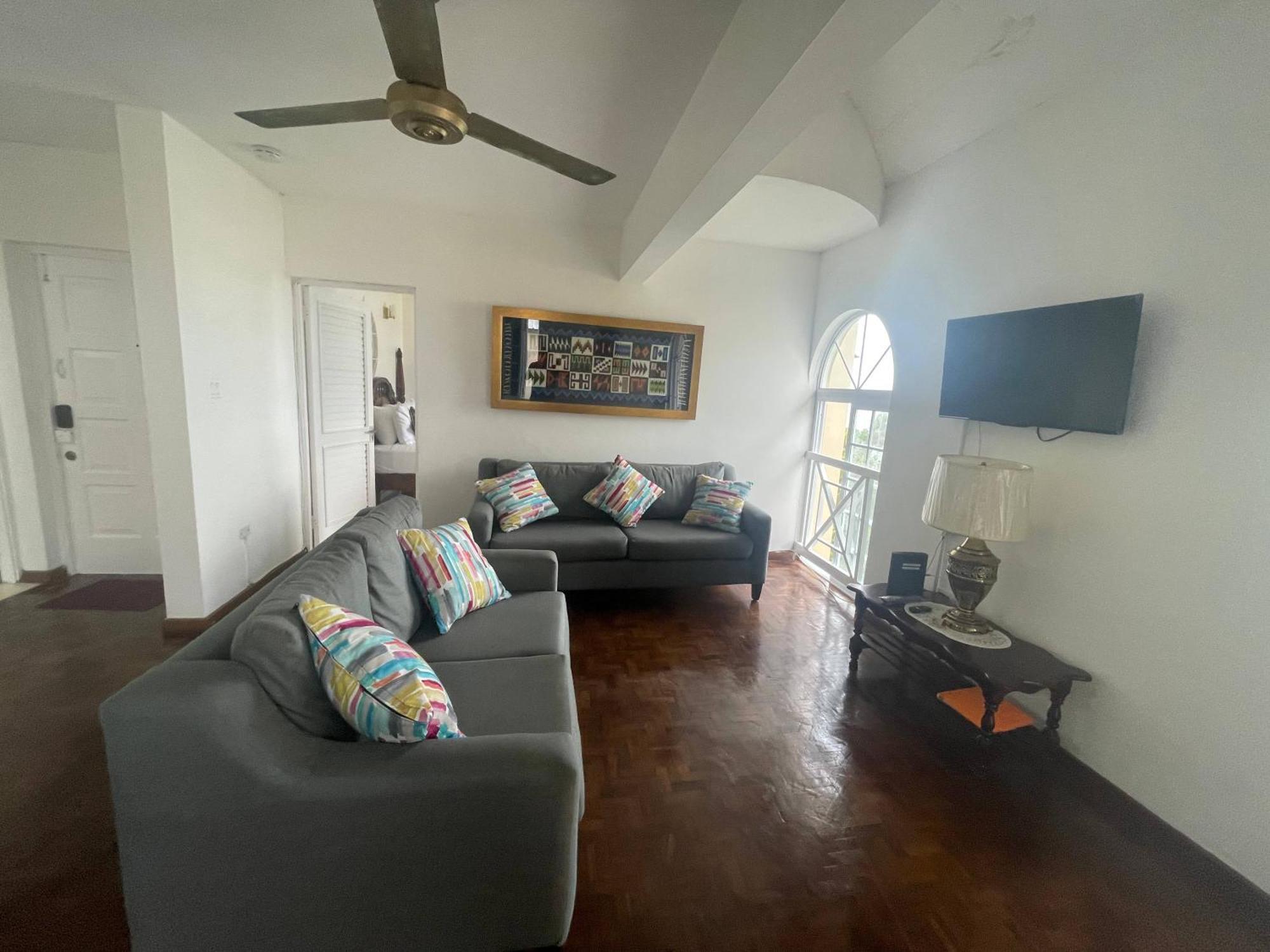 Oceanbreeze Jamaica Penthouse, 7-Minute Walk To Beach Ocho Rios Bagian luar foto